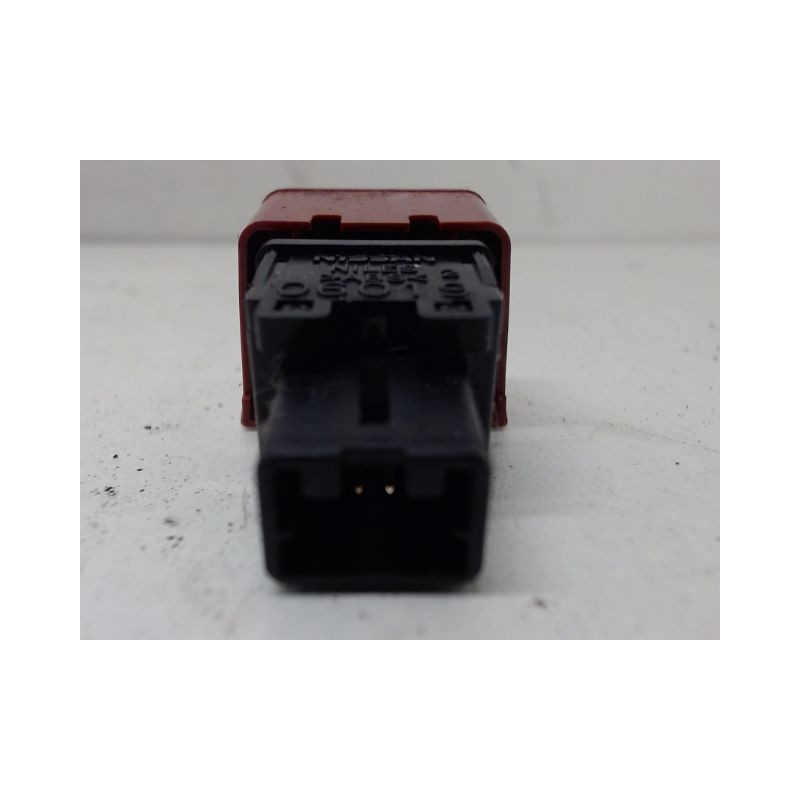 BOUTON DE WARNING NISSAN MICRA 2003-2005