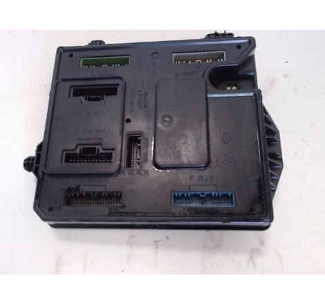PLATINE FUSIBLE HABITACLE