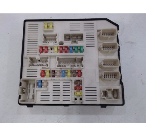 PLATINE FUSIBLE AV