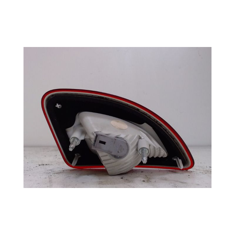 FEU ARRIERE INTERIEUR GAUCHE RENAULT TWINGO
