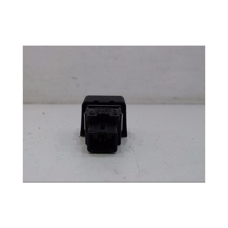 BOUTON DE WARNING NISSAN MICRA
