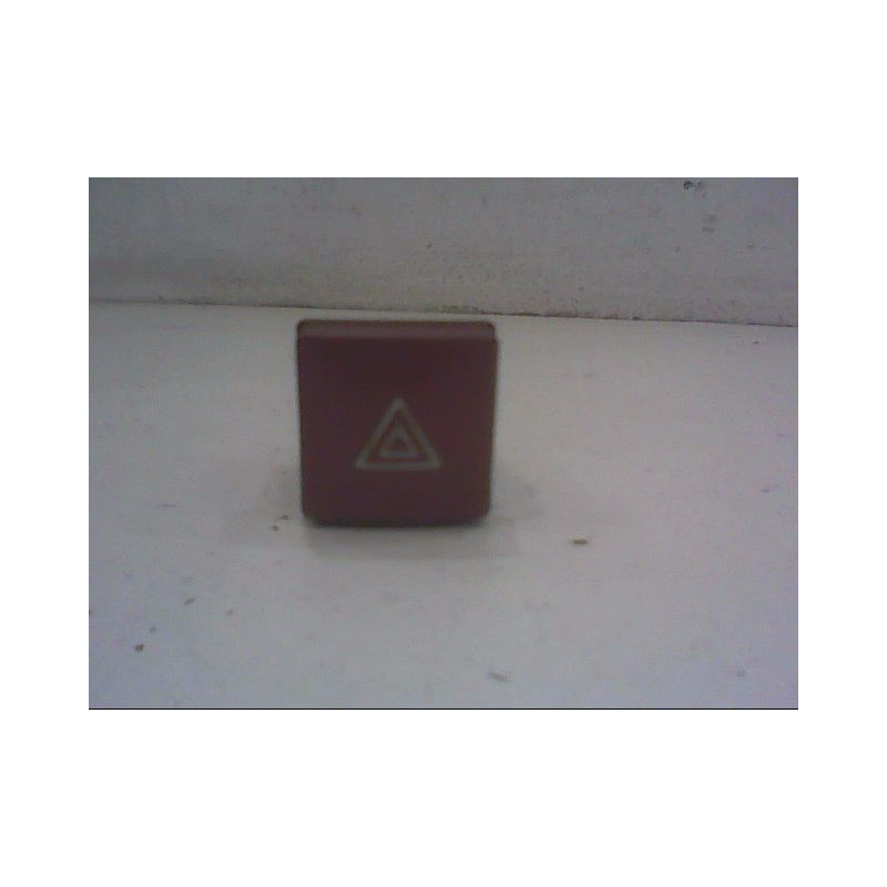 BOUTON DE WARNING PEUGEOT 206+ 2009-