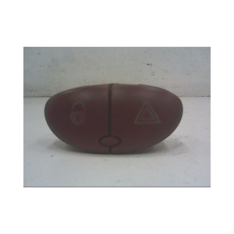 BOUTON DE WARNING PEUGEOT 206 5P