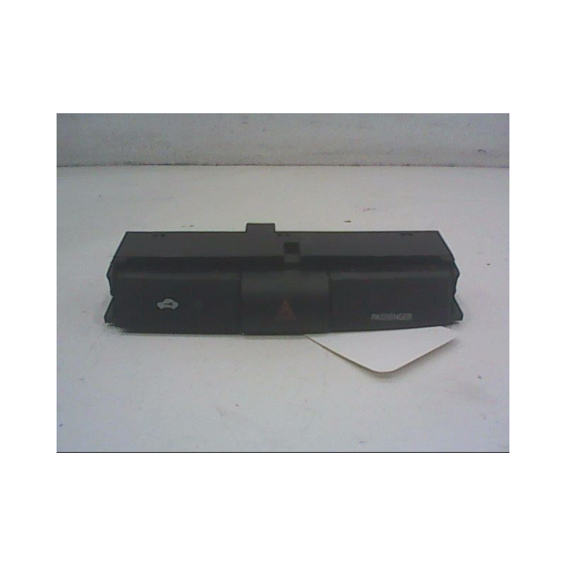 BOUTON DE WARNING TOYOTA COROLLA VERSO 2007-