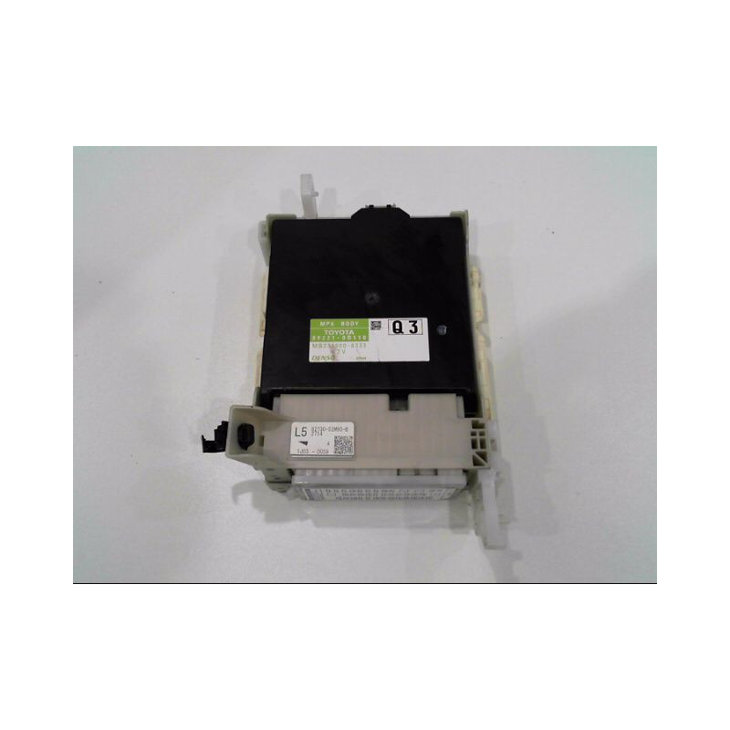 PLATINE FUSIBLE HABITACLE TOYOTA YARIS