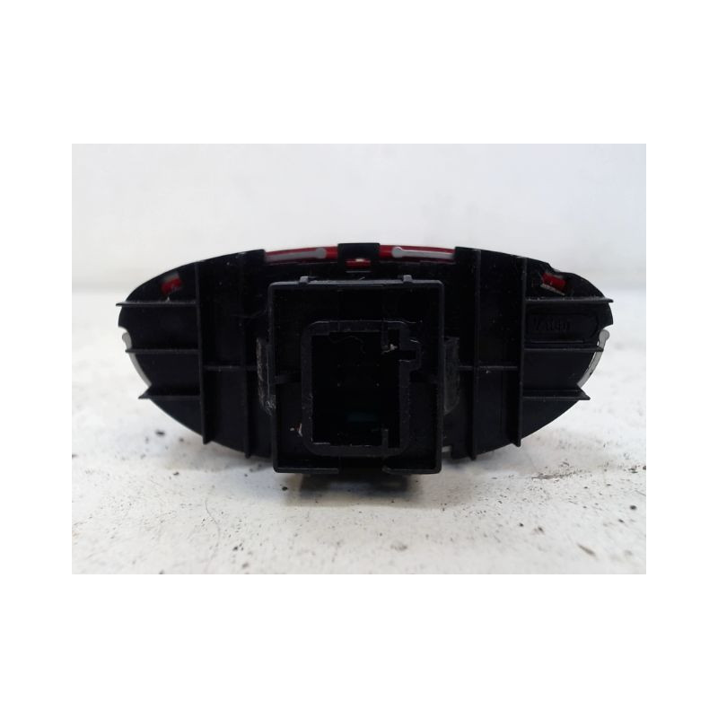 BOUTON DE WARNING PEUGEOT 206