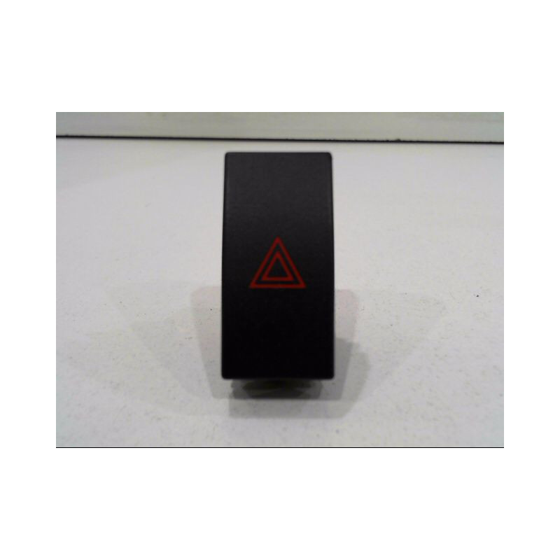 BOUTON DE WARNING FORD FOCUS