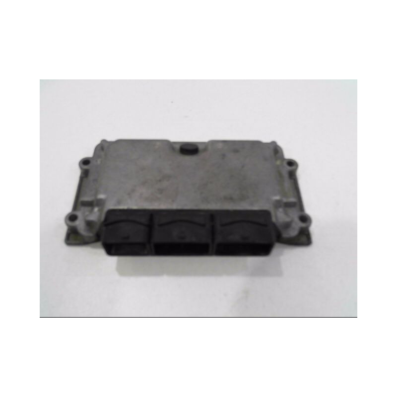CALCULATEUR MOTEUR CITROEN SAXO
