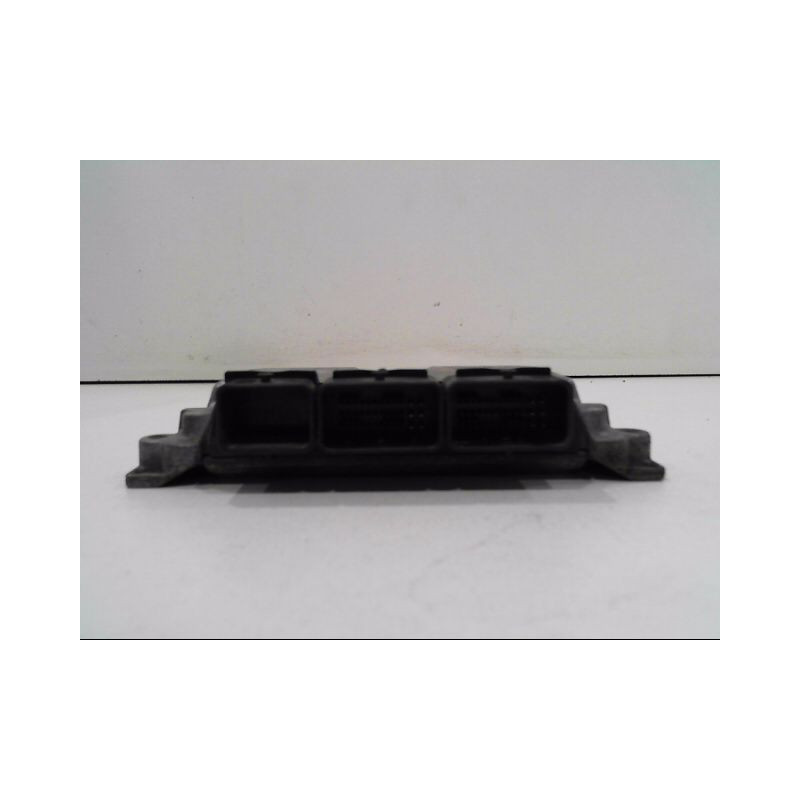 CALCULATEUR MOTEUR CITROEN SAXO