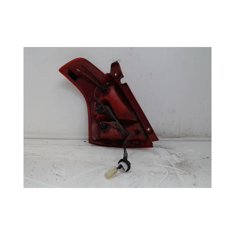 FEU ARRIERE DROIT SUZUKI SWIFT
