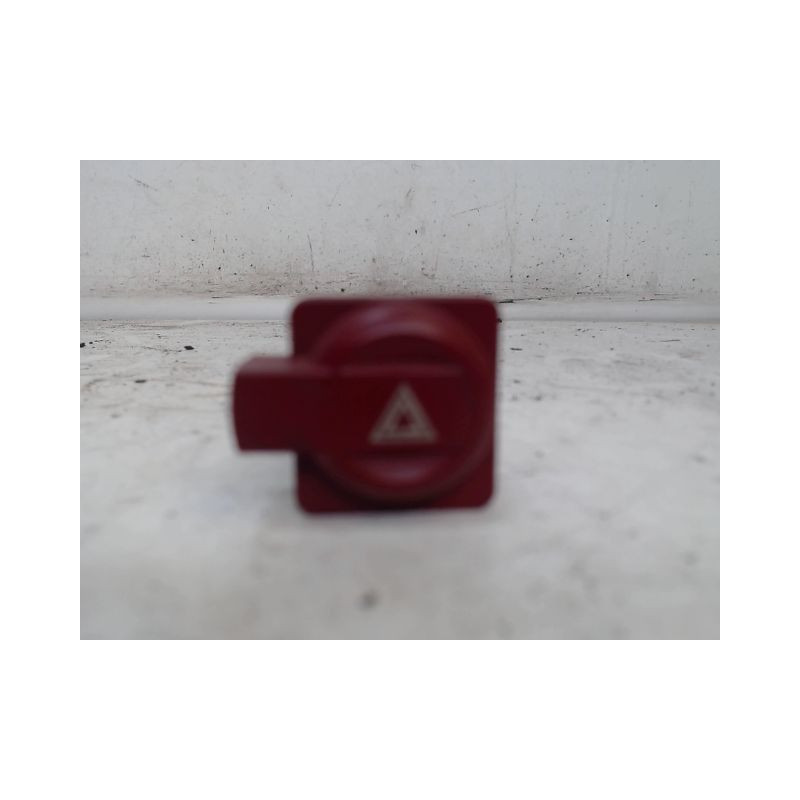BOUTON DE WARNING CITROEN C4
