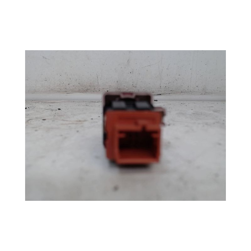 BOUTON DE WARNING CITROEN C4