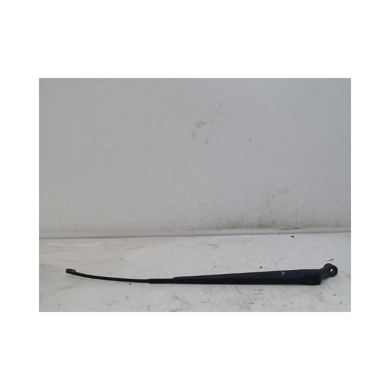 BRAS ESSUIE-GLACE AVANT DROIT TOYOTA YARIS