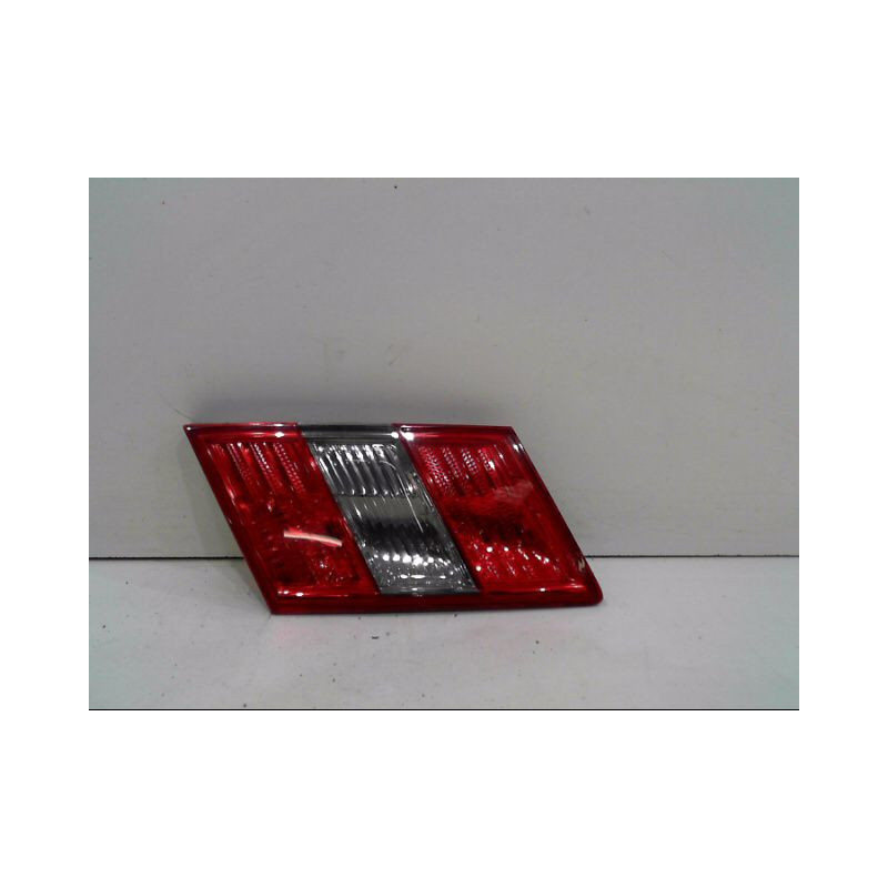 FEU ARRIERE INTERIEUR DROIT MERCEDES CLASSE C