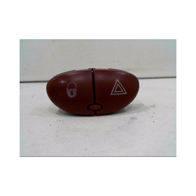 BOUTON DE WARNING PEUGEOT 206