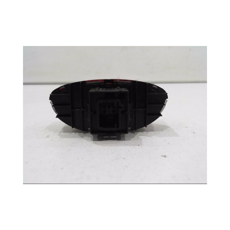 BOUTON DE WARNING PEUGEOT 206
