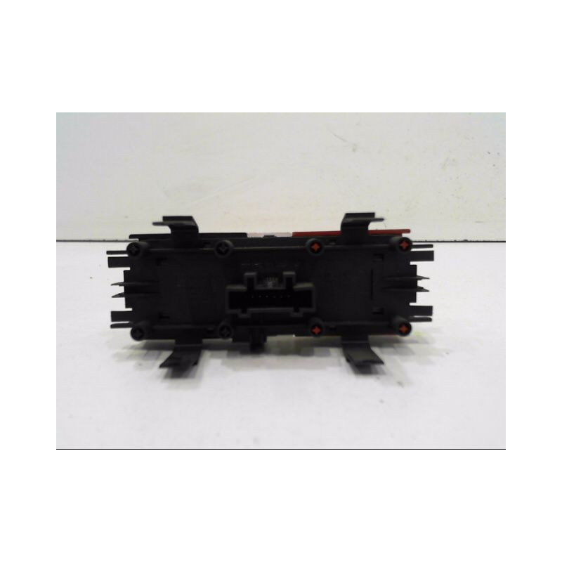 BOUTON DE WARNING RENAULT MEGANE