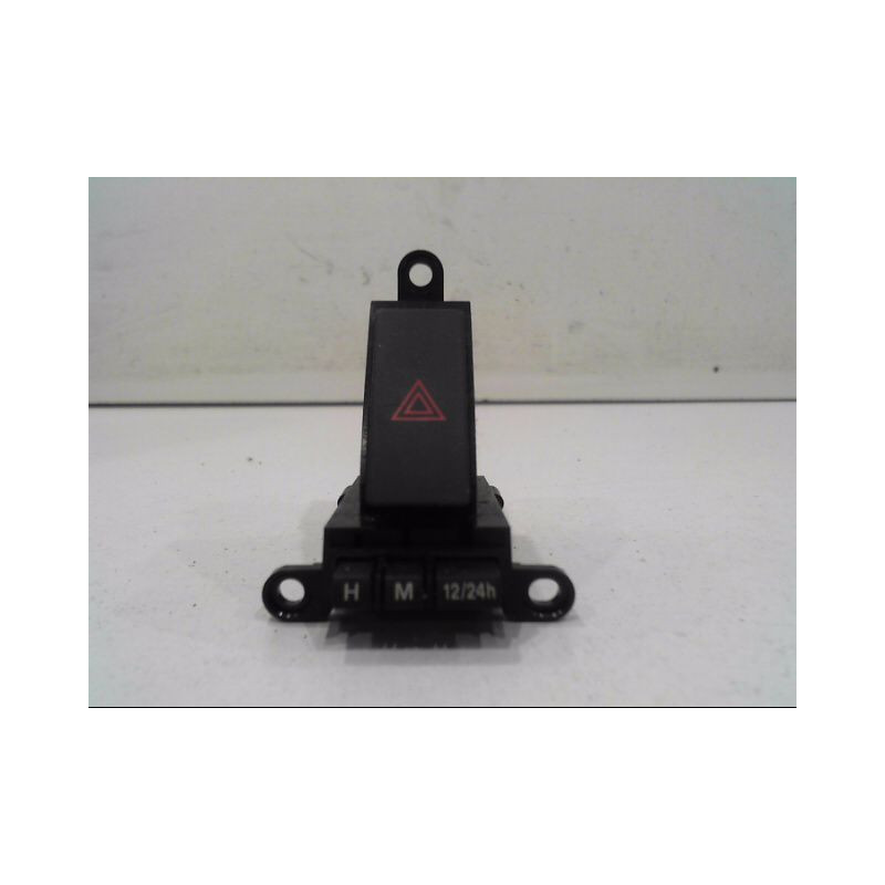 BOUTON DE WARNING MAZDA 3