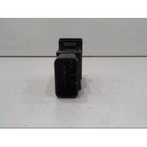 BOUTON DE WARNING TOYOTA AVENSIS