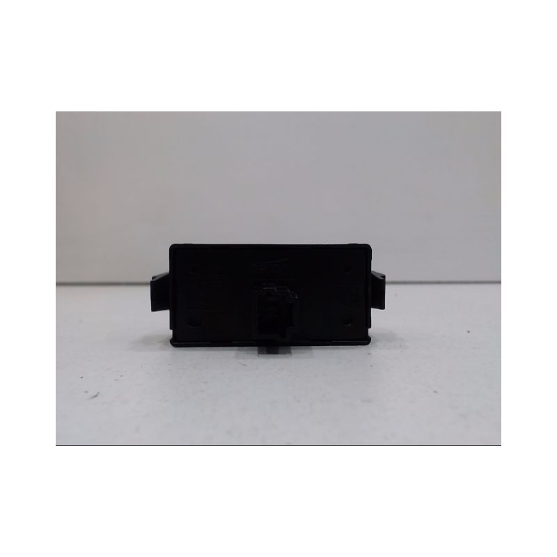 BOUTON DE WARNING DACIA LOGAN