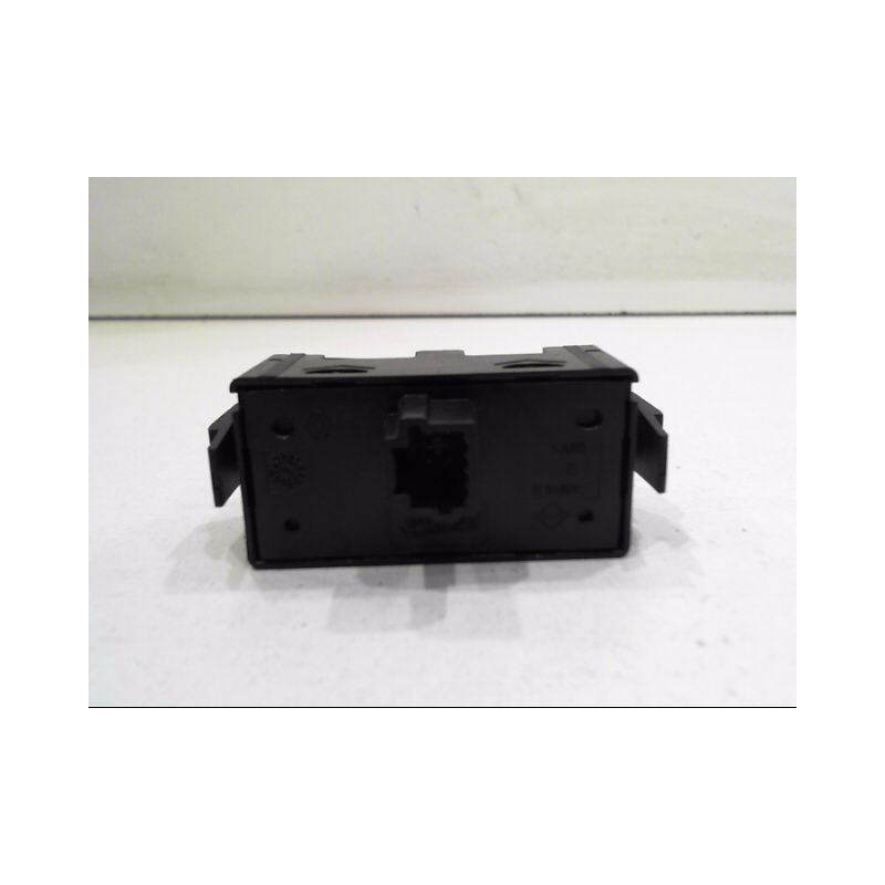 BOUTON DE WARNING DACIA LOGAN