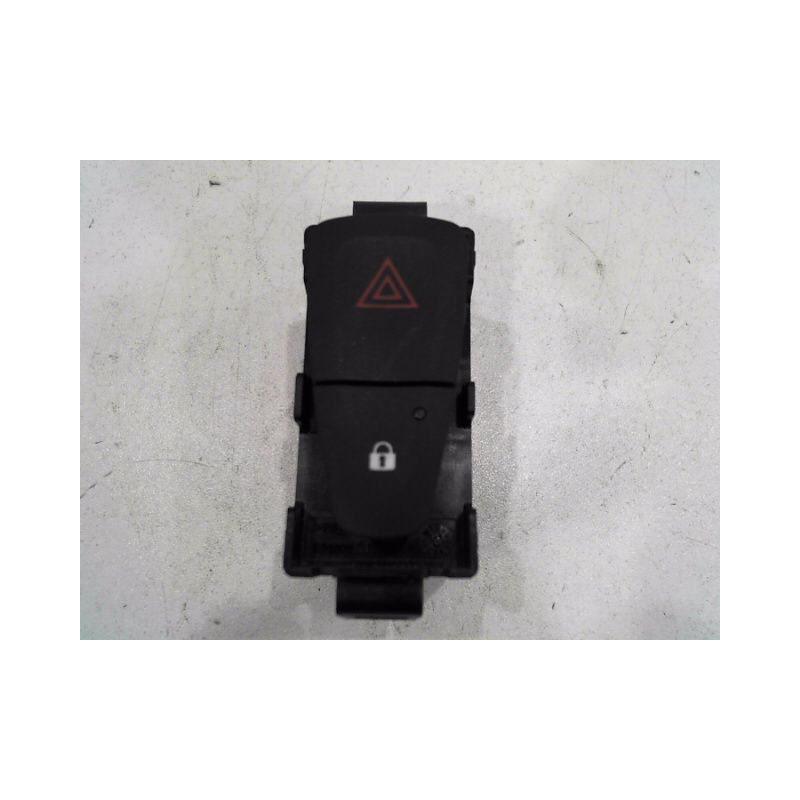 BOUTON DE WARNING DACIA SANDERO