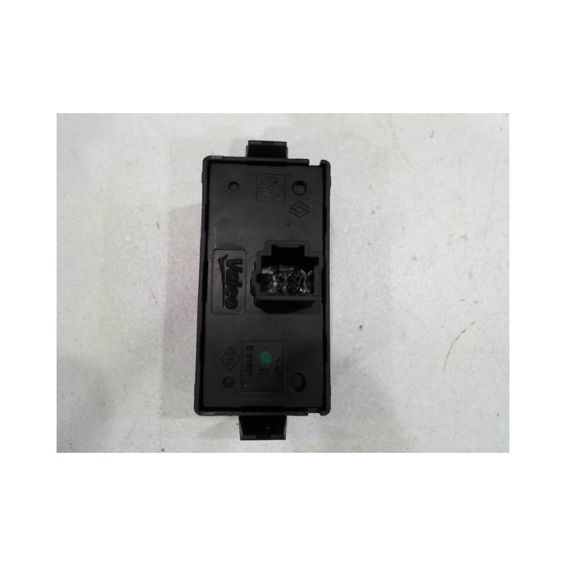 BOUTON DE WARNING DACIA SANDERO