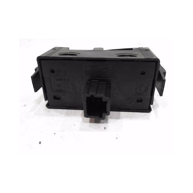 BOUTON DE WARNING DACIA SANDERO