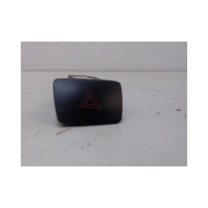 BOUTON DE WARNING MAZDA 2