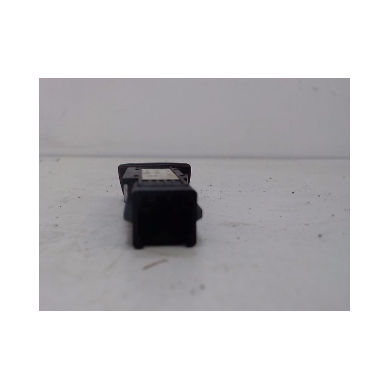 BOUTON DE WARNING MAZDA 2