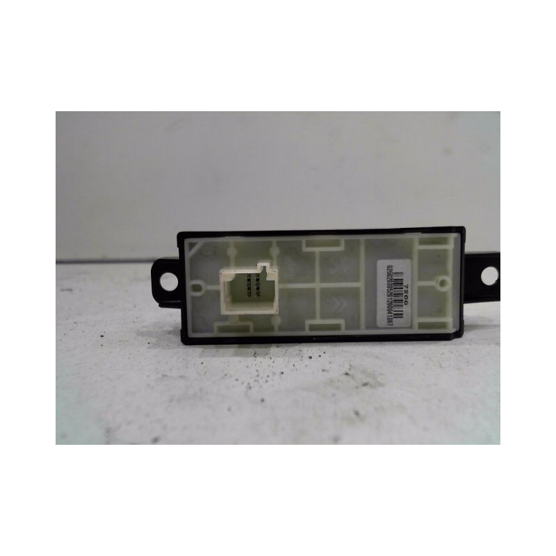 COMMANDE AUTORADIO PEUGEOT 208