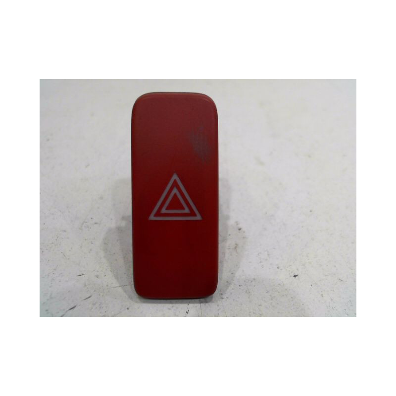 BOUTON DE WARNING TOYOTA AURIS
