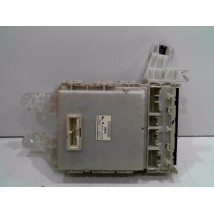 PLATINE FUSIBLE HABITACLE TOYOTA AURIS