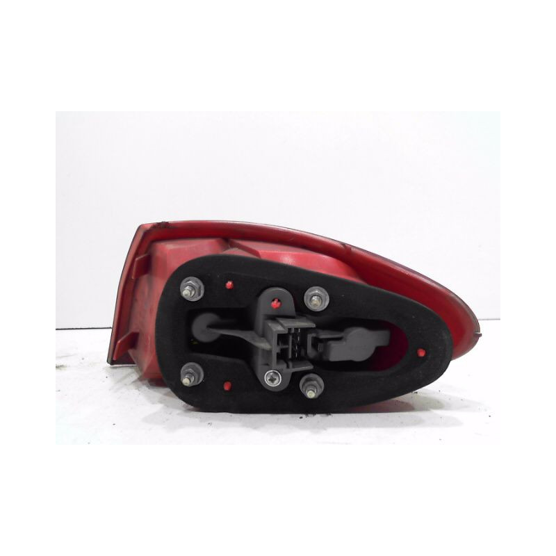 FEU ARRIERE GAUCHE  ALFA ROMEO 147