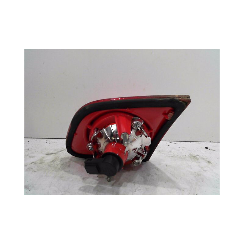 FEU ARRIERE INTERIEUR GAUCHE VOLKSWAGEN PASSAT 2005-