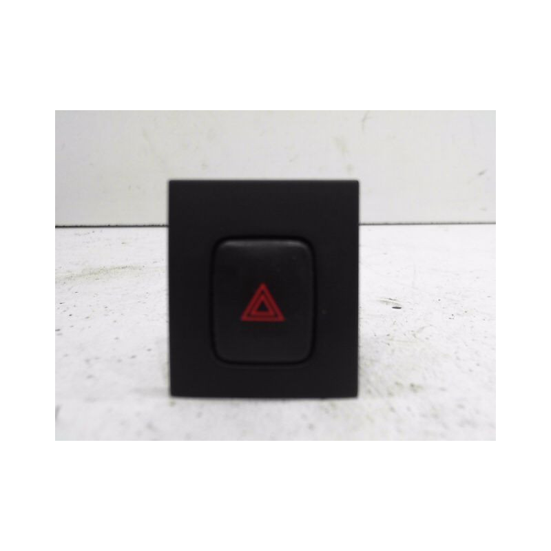 BOUTON DE WARNING VOLVO XC70