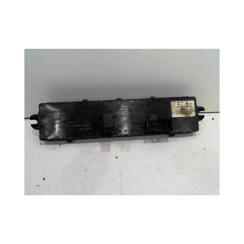 BOUTON DE WARNING PEUGEOT 5008