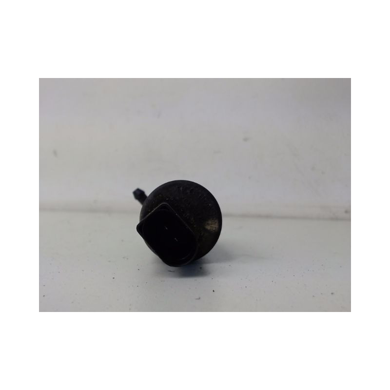 POMPE LAVE-GLACE AVANT VOLKSWAGEN NEWBEETLE