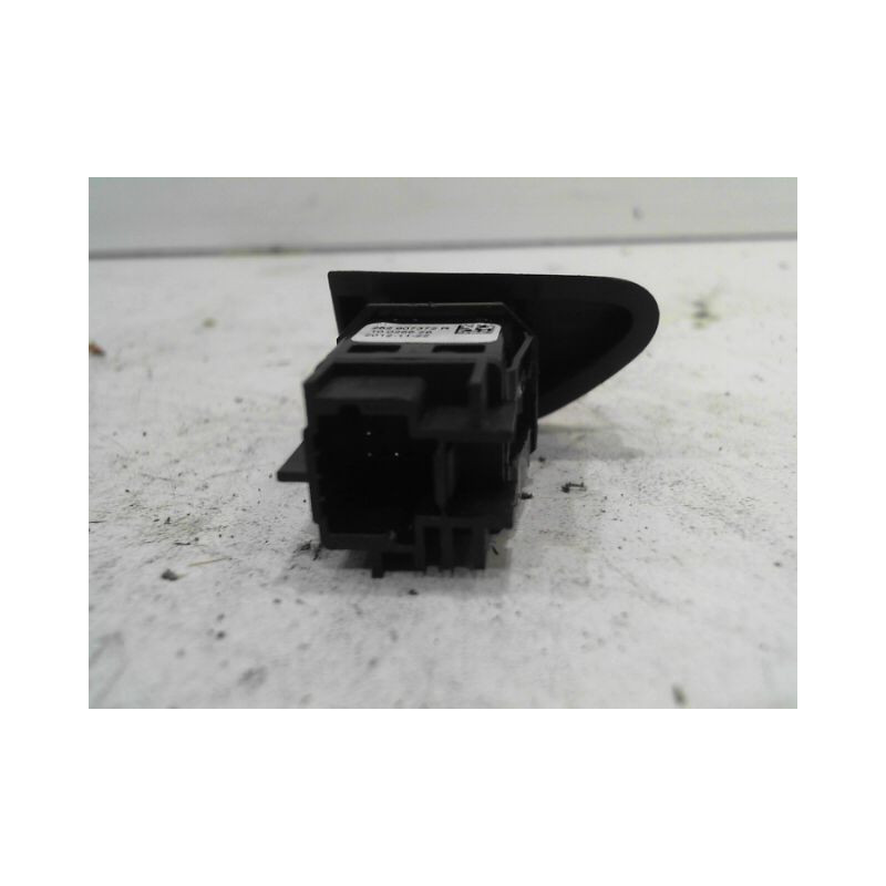 BOUTON DE WARNING RENAULT ZOE
