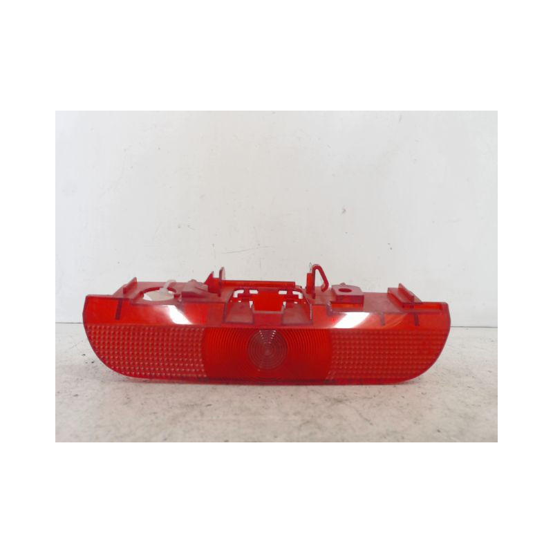 FEUX STOP SUPPLEMENTAIRE MAZDA 2