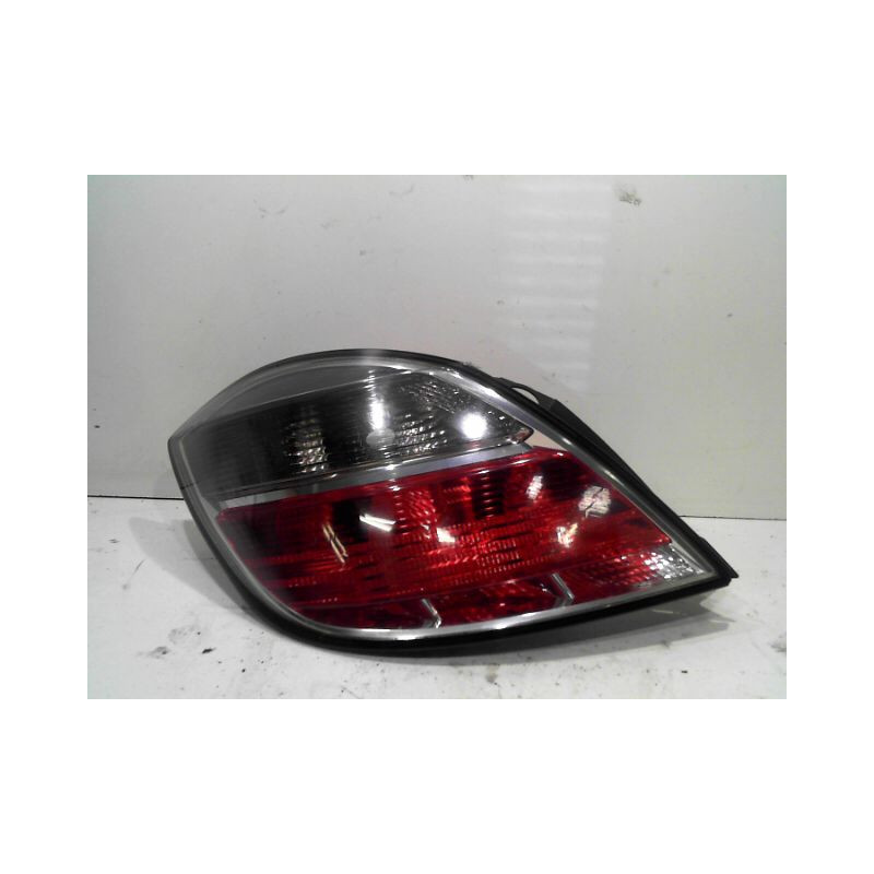 FEU ARRIERE GAUCHE  OPEL ASTRA 2004-