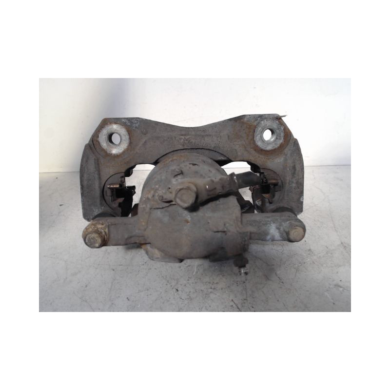 ETRIER DE FREIN AVANT GAUCHE TOYOTA RAV4