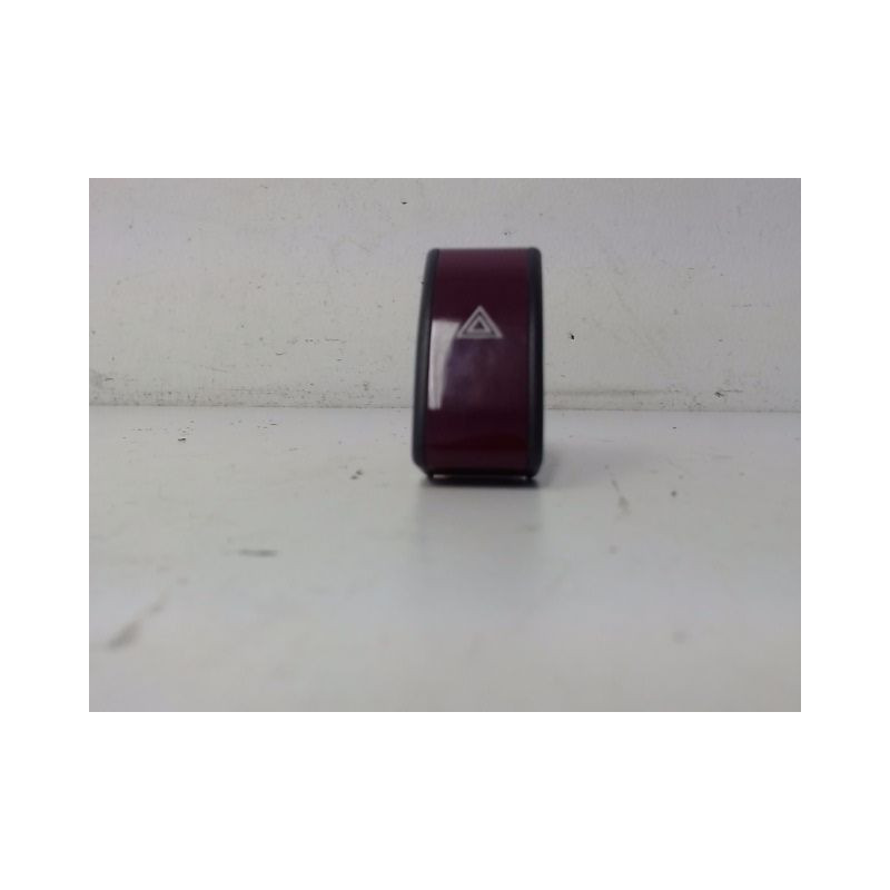 BOUTON DE WARNING OPEL CORSA