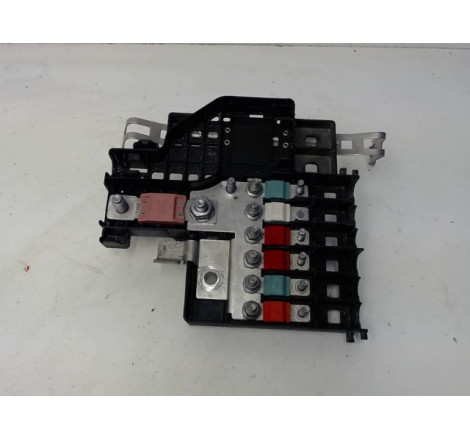 PLATINE FUSIBLE AV