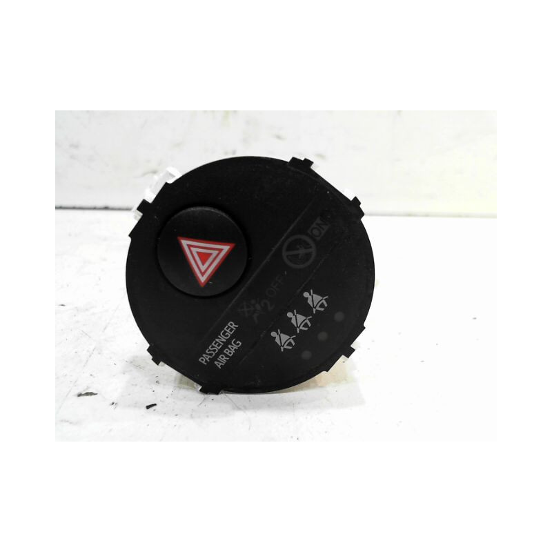 BOUTON DE WARNING TOYOTA YARIS