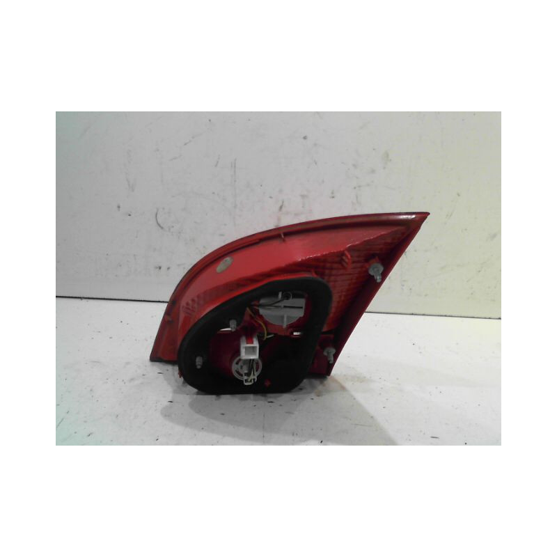FEU ARRIERE INTERIEUR GAUCHE KIA VENGA