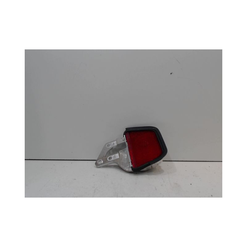 FEUX STOP SUPPLEMENTAIRE TOYOTA AVENSIS