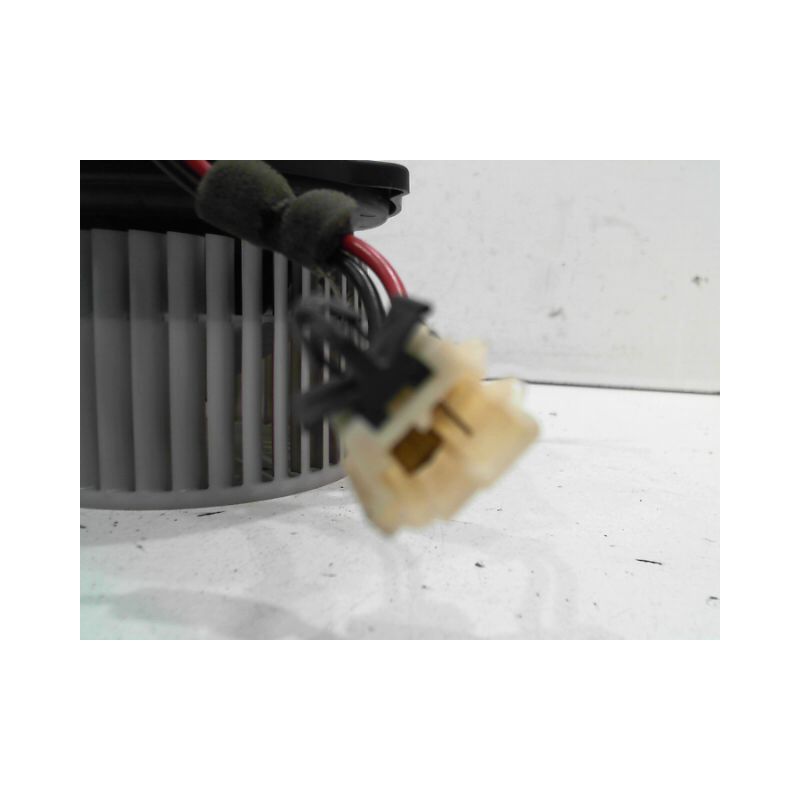 MOTEUR VENTILATEUR CHAUFFAGE KIA CEE-D