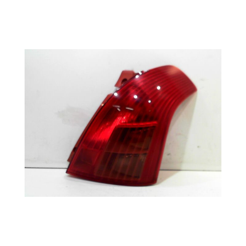FEU ARRIERE DROIT SUZUKI SWIFT