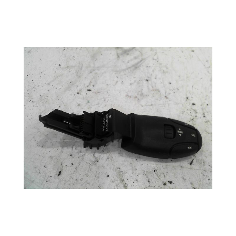 COMMANDE AUTORADIO PEUGEOT 208